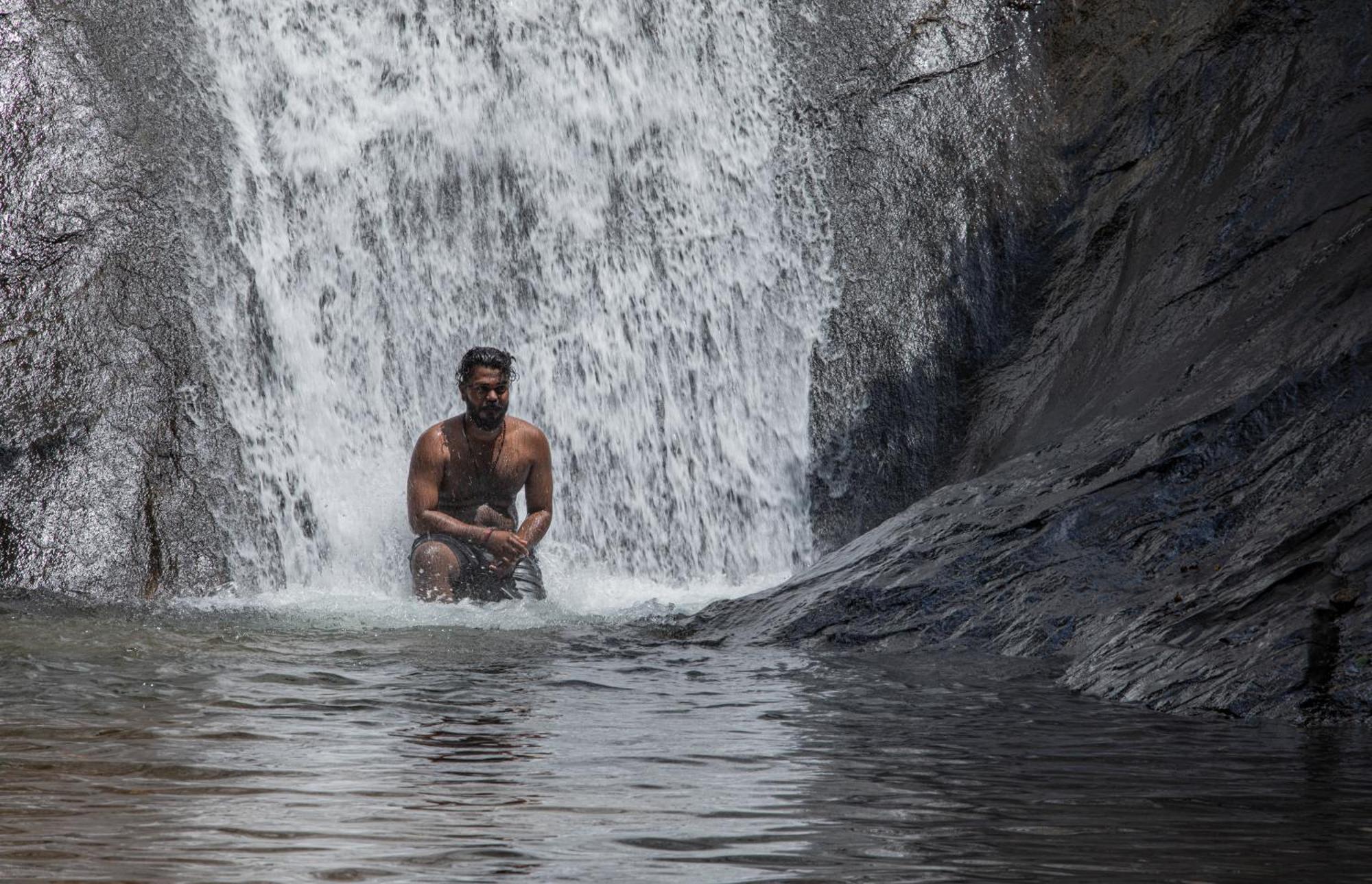 Kozhancheri Aruvikuzhy Waterfalls Villa מראה חיצוני תמונה