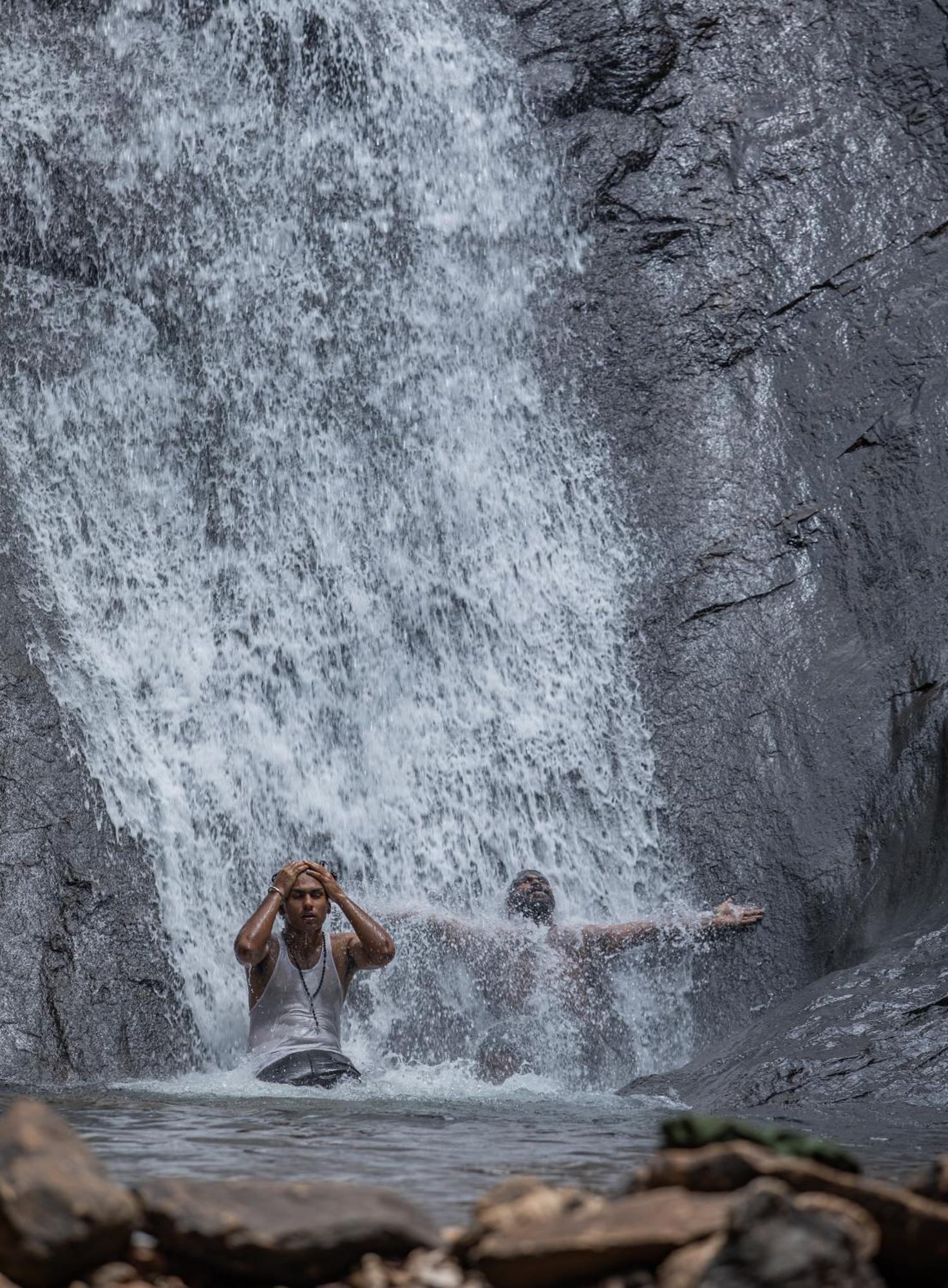 Kozhancheri Aruvikuzhy Waterfalls Villa מראה חיצוני תמונה