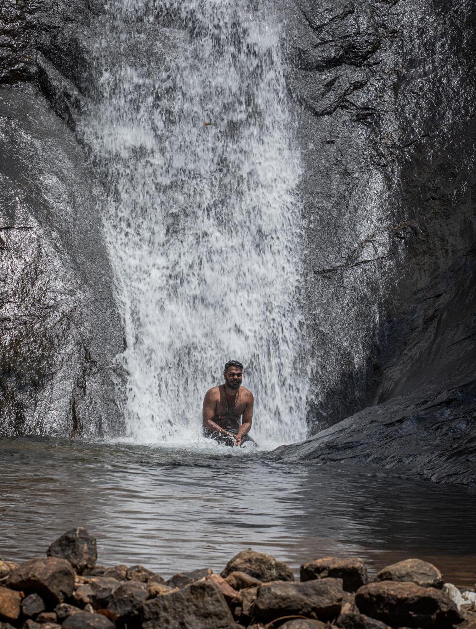 Kozhancheri Aruvikuzhy Waterfalls Villa מראה חיצוני תמונה